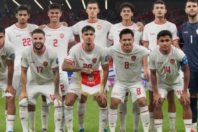 Timnas Garuda bersiap menghadapi laga krusial melawan Bahrain! Pertandingan ini akan menjadi penentu langkah selanjutnya di kualifikasi.  (www.bolasports.com)