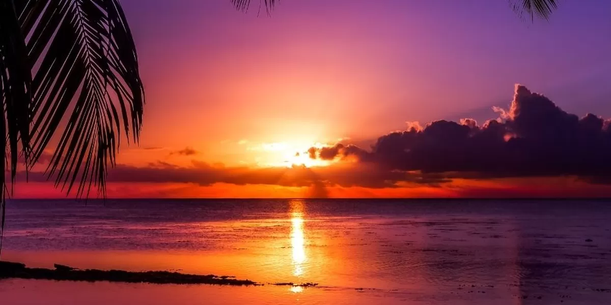 sunset di pantai - naratimes (Rimba T. Raharjo)
