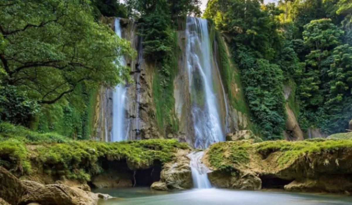 Rekomendasi tempat wisata curug paling indah di Sukabumi buat healing (Instagram @dhevyfransisca)
