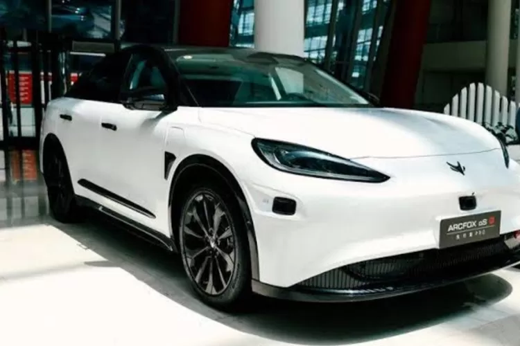 BAIC terus berinovasi dengan teknologi canggih untuk menciptakan kendaraan yang lebih pintar, aman, dan ramah lingkungan. (www.oto.com)