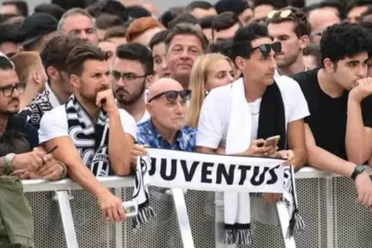 Cristiano Ronaldo baru saja mengunjungi Nusa Tenggara Timur (NTT) dan menyampaikan pesan penting untuk generasi muda Indonesia! (www.bola.com)