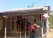 Program Ganti Atap Rumah Wartawan Terus Berlanjut, Editor Mitra Promedia Group elbaitsukabumi.com Rasakan Manfaat Atap Alduro Bikin Hunian Nyaman
