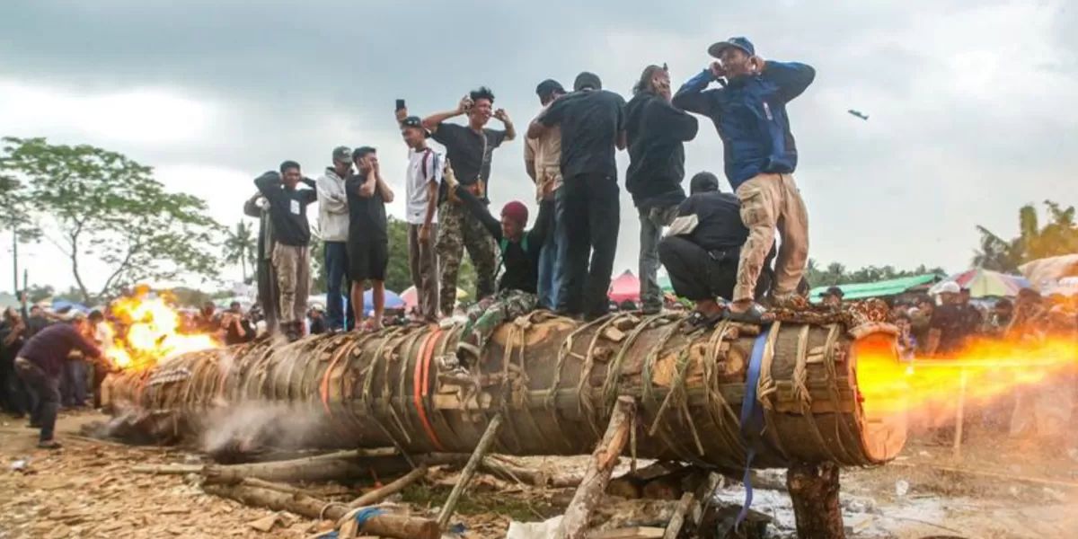 Warga padati Festival Kuluwung, dentuman meriam tradisional menggema di Cariu Bogor (Ist)