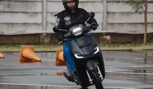 Waspada Jalanan Licin Saat Hujan Mulai Turun, Ikuti Langkah dan Tips Berikut ini  