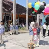 Filosofis: Tulis Cita-cita Setinggi Langit pada Balon Udara, Ratusan Peserta MPLS SMKN 3 Bondowoso Melepas Secara Bersamaan