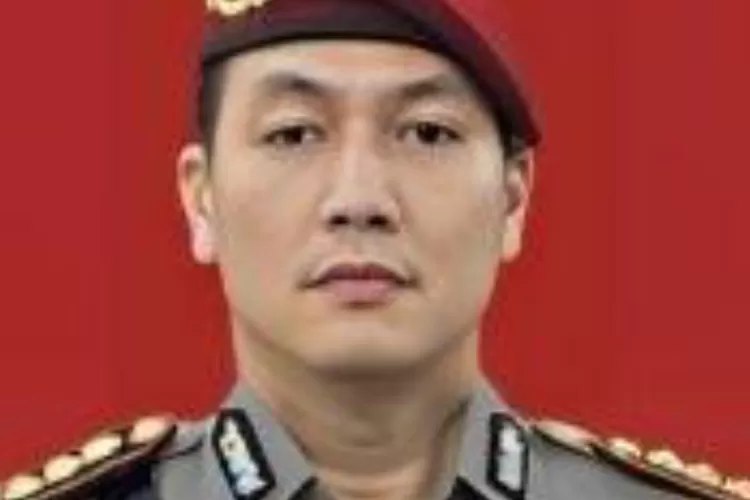 Donald Parlaungan Simanjuntak. Direktur Narkoba Divonis PTDH dari Polda Metro Jaya, dampak skanal Djakarta Warehouse Project peras warga Malaysia miliaran rupiah (DIO-TV.COM)