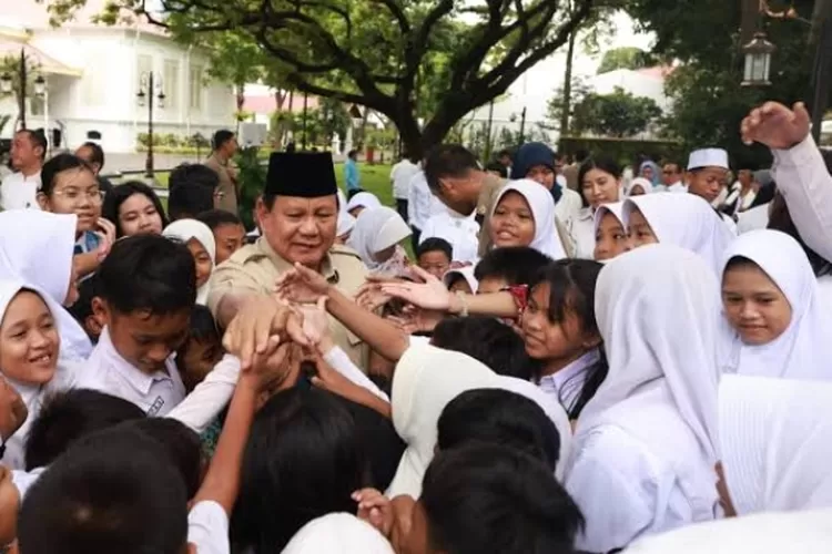 Presiden Prabowo Subianto Wujudukan 100 Sekolah Rakyat Dalam Waktu 5 Bulan, Sebut Akan Targetkan 200 Untuk Tahun Depan
