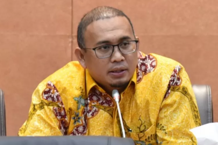 Tak Tinggal Diam, Andre Rosiade Tantang Debat Pilpres Pakai Bahasa ...