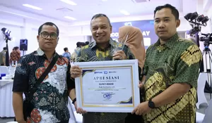 Lagi dan Lagi, Bupati Rudy Raih Penghargaan