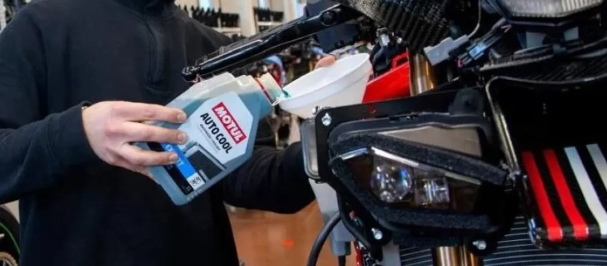 Ilustrasi. Pelumas Motul pada motor Bimota. (Foto: Motul)