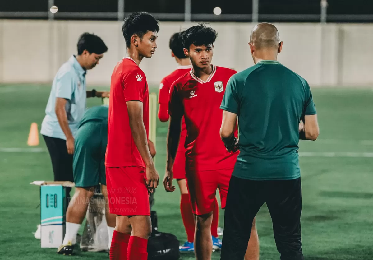 Pelatih Timnas Indonesia U-17 Kurniawan Dwi Yulianto saat latihan jelang laga melawan Qatar beberapa hari lalu, pada Piala Asia U-17 2026, di Jeddah.  (PSSI)