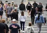 13 Kebiasaan Sepele yang Bisa Bikin Kamu Masuk Penjara Saat Liburan ke Luar Negeri!