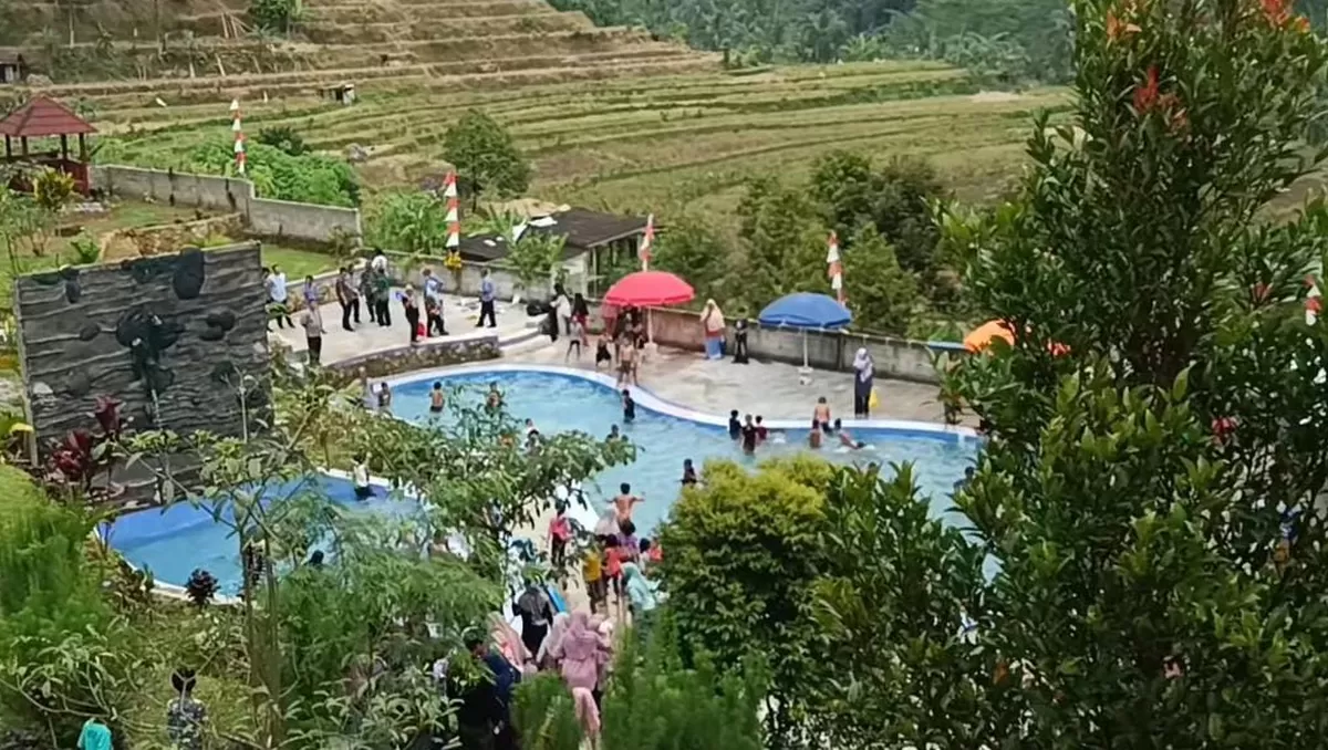 Taman Cempulutan Purbalingga di tengah suasana alam yang masih asri  (youtube Longok Jendela)