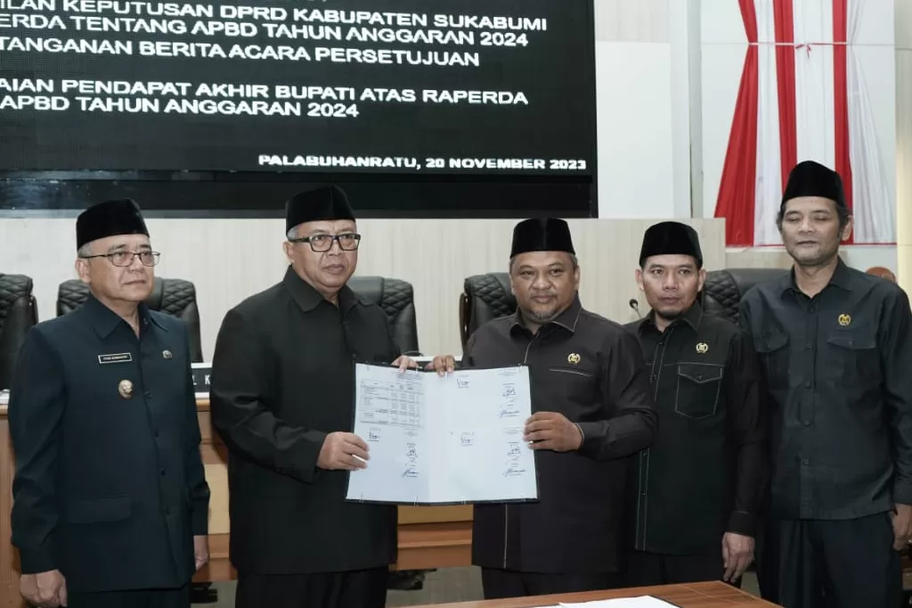 Rapat Paripurna Perda APBD Kabupaten Sukabumi Tahun Anggaran 2024 (Rapik Utama - TatarMedia.ID)