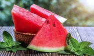8 Buah yang wajib dikonsumsi untuk membantu menurumkan risiko asam urat, salah satunya adalah Semangka!