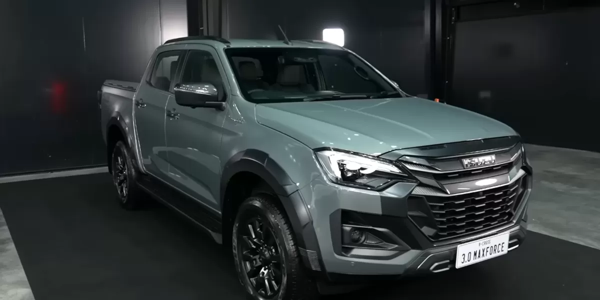Dalam sesi walkaround kali ini, diperkenalkan beberapa model utama seperti D-Max V-Cross 4x4, X-Series Highlander, serta MU-X 2.2.  (Tangkapan layar youtube@kingsley220)