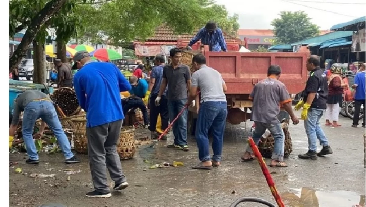 Salah satu kegiatan gotong royong dilakukan Pemko Tanjungpinang, dalam waktu dekat akan gelar aksi 'Gerakan Indonesia Asri'./net