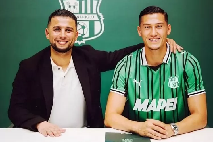 Jay Idzes resmi menyelesaikan kepindahannya dari Venezia ke Sassuolo pada bursa transfer musim panas 2025. Pengumuman ini disampaikan klub pada Sabtu (9/8/2025) malam WIB. (IG JAY IDZES)