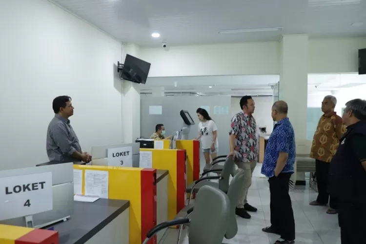 Anggota Komisi D DPRD Kota Bandung, dr. Agung Firmansyah Sumantri, Sp.PD., KHOM., MMRS., FINASIM melakukan silaturahmi ke RSUD Kota Bandung, Kamis, 14 November 2024 (Tim dr. Agung)