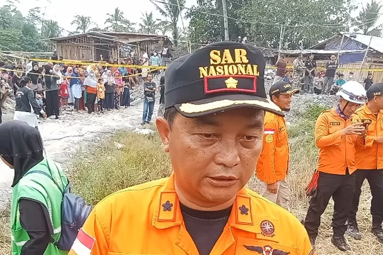 Operasi SAR Pencarian 8 Penambang Di Desa Pancurendang Ajibarang ...