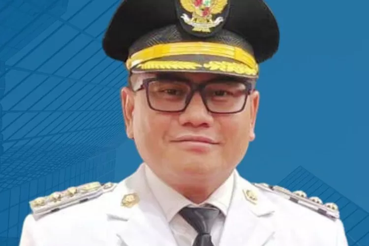 Bupati Buol Risharyudi Triwibowo
