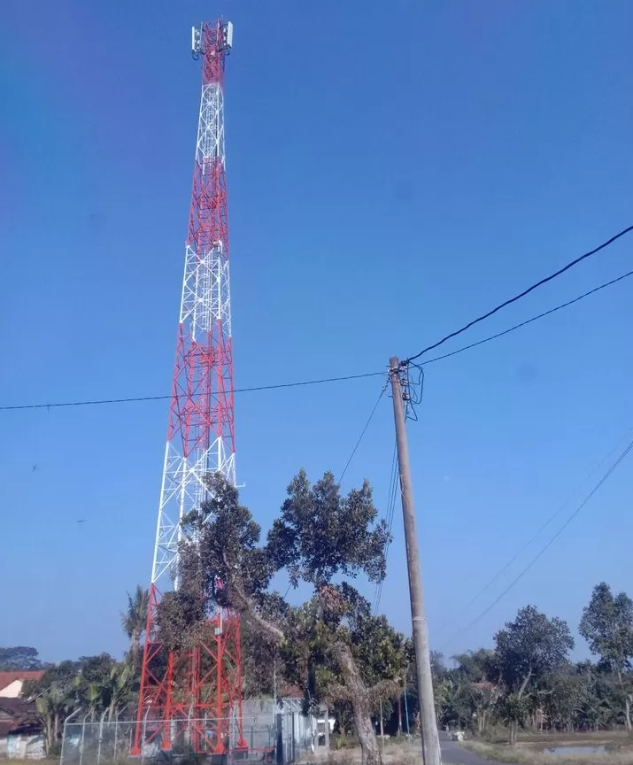 Karena depresi, seorang pria loncat dari atas tower (My Queen)