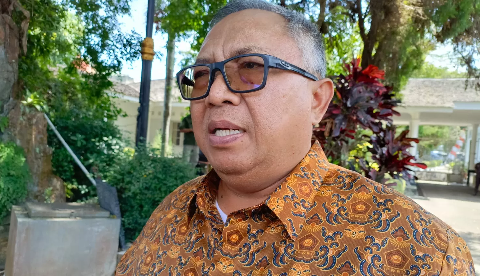 Bupati Sukabumi Marwan Hamami (Rapik Utama)