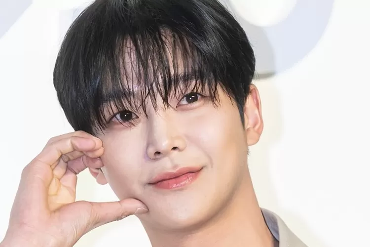 Setelah re-evaluasi yang ia ajukan, aktor Rowoon akan memulai wajib militer sebagai tentara aktif pada 27 Oktober mendatang.  (ALONESIA/Dispatch)
