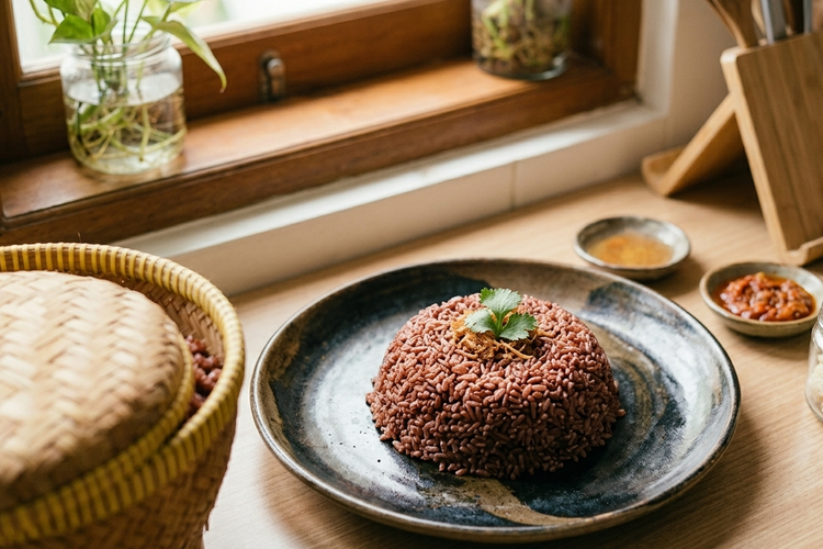 Waspadai Efek Samping Konsumsi Nasi Merah Berlebihan bagi Pencernaan