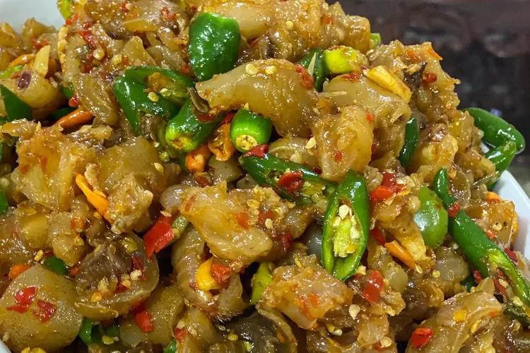 Resep menu rumahan kikil cabe ijo, pedas nikmatnya mantul banget disantap dengan nasi hangat   (Instagram.com @lilik_indrayani_81   )