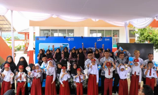 Peringati Hari Guru Nasional 2025, BRI Peduli Beri Apresiasi dan Salurkan Bantuan di SDN Sukamahi 02 Megamendung