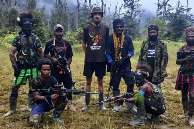 TPNPB-OPM merilis video terkait kondisi pilot Susi Air, Philip Mark Mehrtens, yang disandera sejak 7 Februari 2023. 