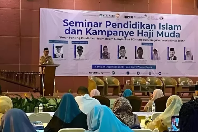 Wakil Walikota Depok, Imam Budi Hartono, menyampaikan sejumlah program pembangunan yang telah terealisasi di Kota Depok pada Seminar Pendidikan Islam bertajuk Peran Penting Pendidikan Islam dalam Menyiapkan Sumber Daya Manusia (SDM) Unggul Menuju Indonesia Emas 2045, di Hotel Bumi Wiyata, Depok, Kam (Pemkot Depok )