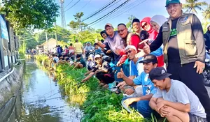 412 Meter Kali Angke Dipenuhi Ribuan Pemancing, Duren Mekar Rayakan HUT Depok