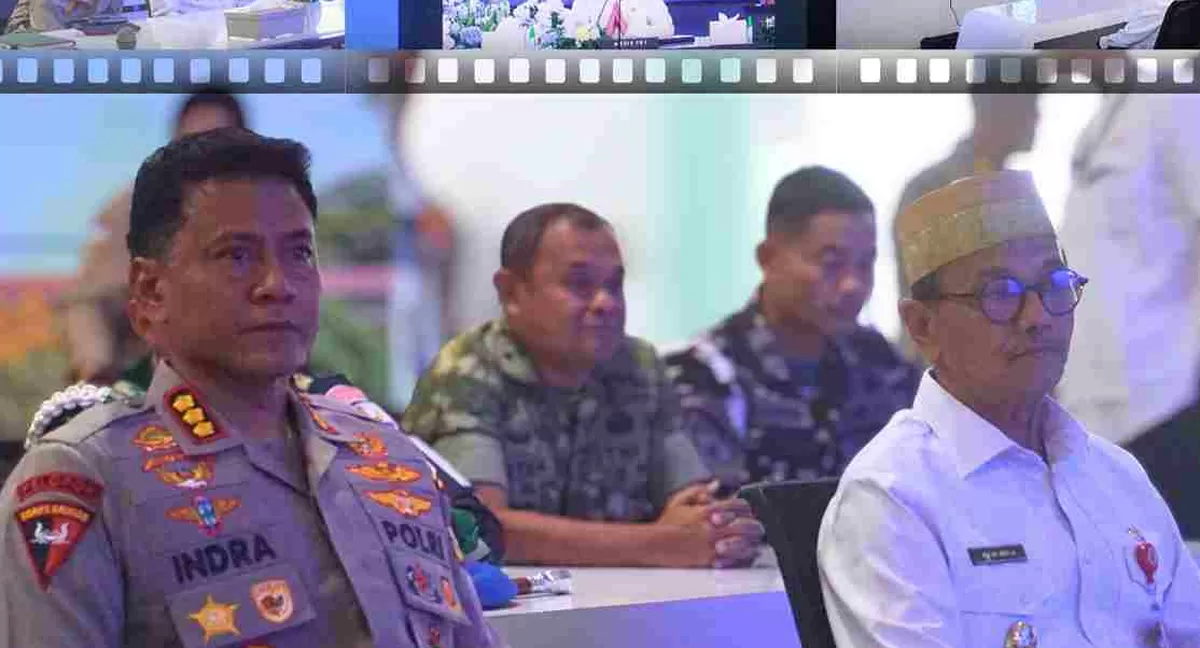 Wakil Walikota Tanjungpinang Raja Ariza bersama Kapolresta Tanjungpinang, Kombes. Indra Ranu Dikarta, saat mengikuti Lintas Sektor Operasi Ketupat 2026 digelar secara virtual melalui Zoom Meeting. (Foto: Diskominfo Tanjungpinang)