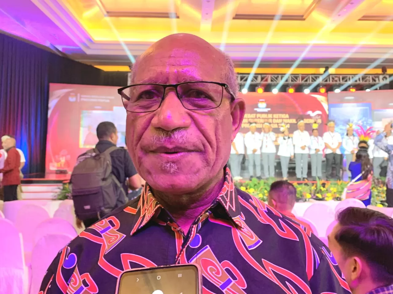 Ketua KPU Papua Steve Dumbon. Dok.CeposOnline.com