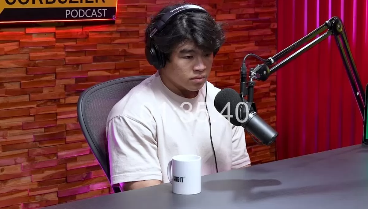 Potret Steven Wongso merasa bersalah setelah mengunggah konten berkata kasar menghina orang gendut yang menuai kontroversi di media sosial (Youtube Deddy Corbuzier )