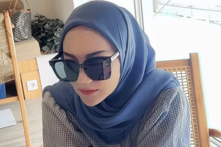Arie Rieyanthie akui suaminya lakukan dugaan perselingkuhan (Foto: Gorajuara/ Instagram/ @arie_rieyanthie)