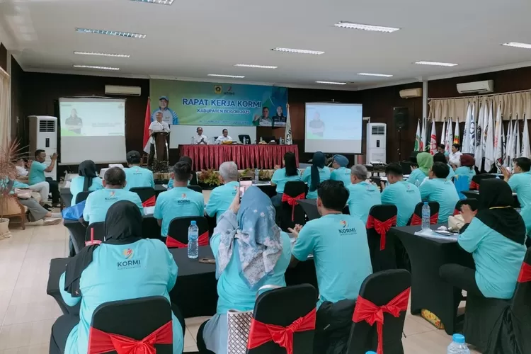 Suasana rapat kerja (kerja) KORMI Kabupaten Bogor pada Sabtu, 26 April 2025.