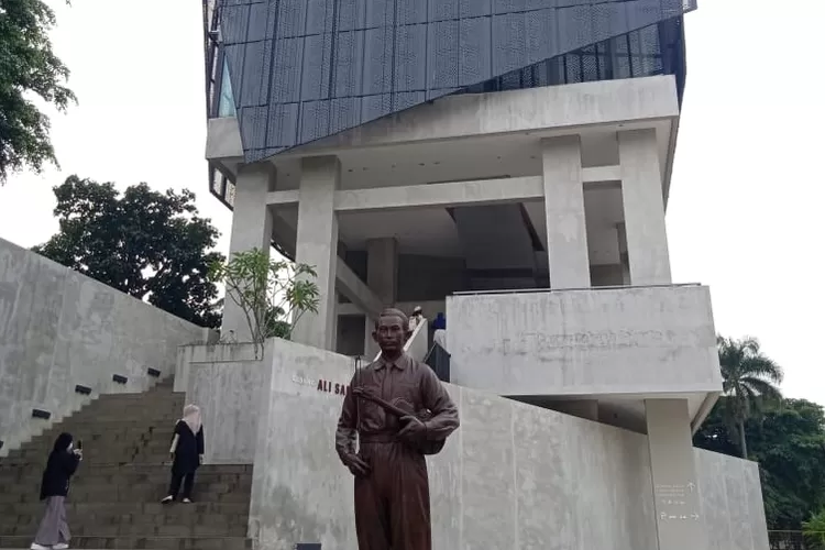 Perpustakaan Jakarta TIM (Sumber: dok pribadi)