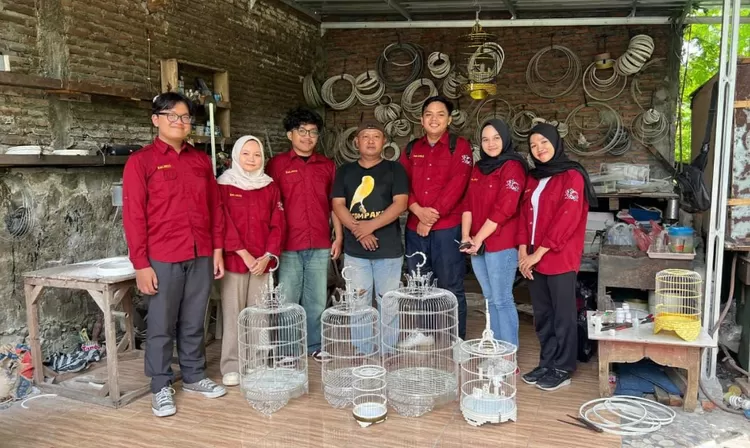 EANK Solo, UMKM asal Kota Solo yang dirintis oleh Eko S. Muryanto berhasil maju setelah mendapat dukungan Bank BRI (Foto: Ist)