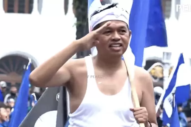 Nama Dedi Mulyadi alias KDM dikaitkan dengan Ramalan Gus Dur tentang Prabu Siliwangi. (Tangkap layar Youtube Persib)