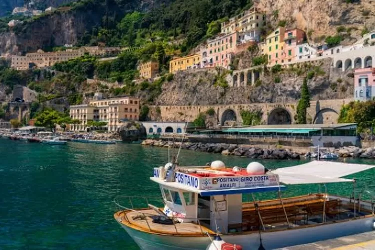 10 Negara Terbaik untuk Dikunjungi di Bulan September dengan Cuaca dan Pemandangan Terindah