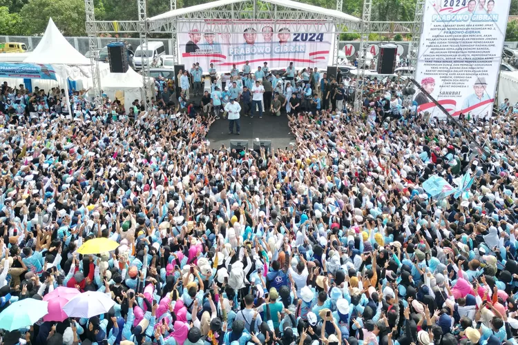 Prabowo Subianto menyapa puluhan ribu warga Subang  hari ini, Sabtu (27/01/2024)
