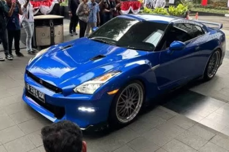 Usai OTT, KPK Amankan Koleksi Mobil Mewah Milik Immanuel Ebenezer