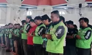 Aksi Solidaritas, Ratusan Driver Ojol Makassar Lakukan Salat Gaib Untuk Affan Kurniawan