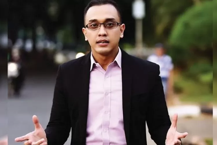 Presenter televisi Aiman Witjaksono menyatakan nonaktif dari dunia jurnalis setelah resmi bergabung sebagai jubir Ganjar Mahfud pada Pilpres 2024