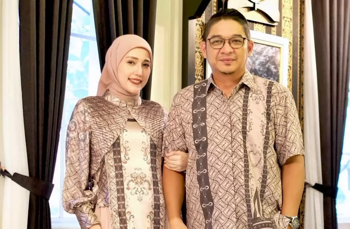 Potret Adelia Wilhelmina yang terpantau masih aktif unggah aktif di medsos usai beredar rumor istri Pasha Ungu meninggal dunia (Instagram/adeliapasha)
