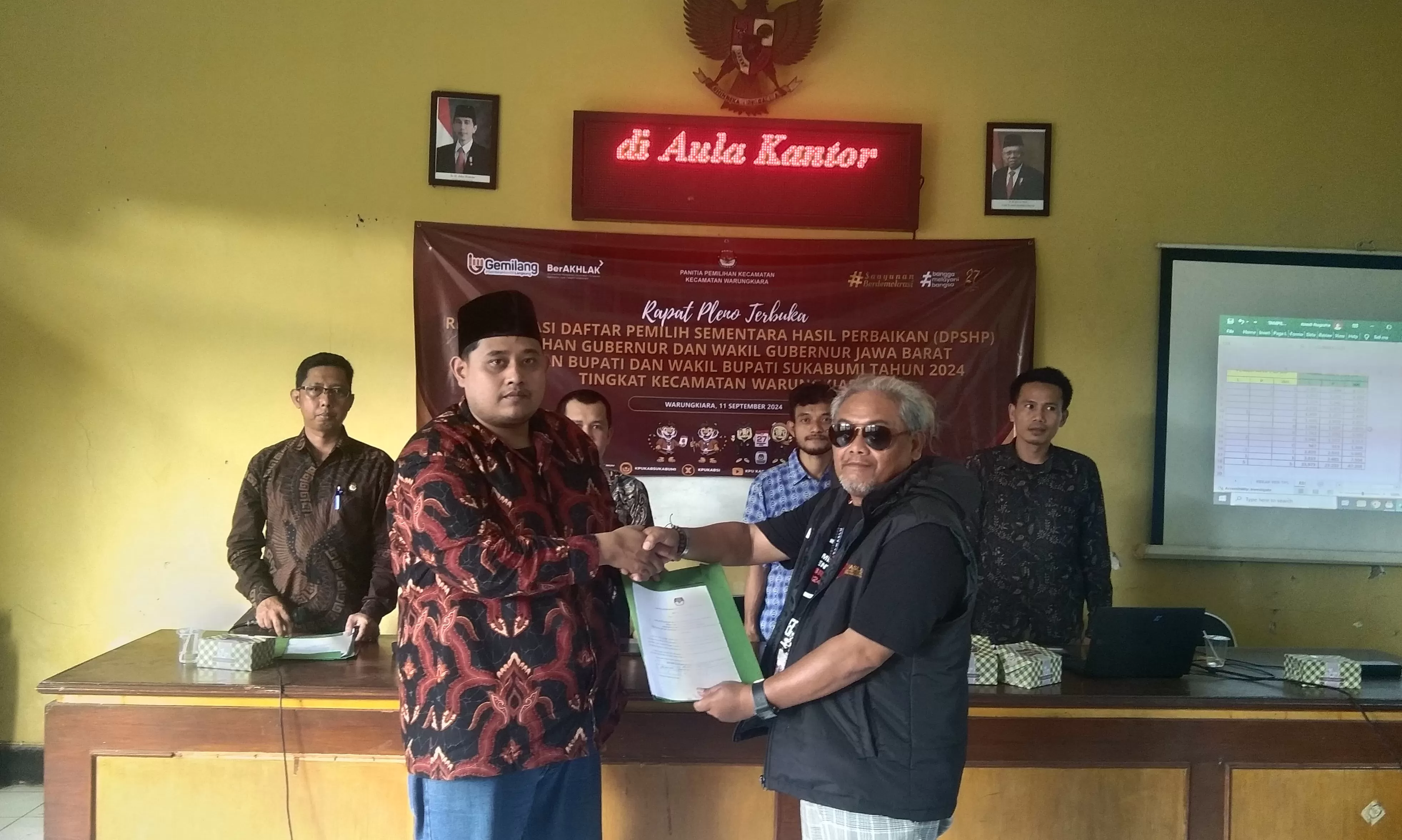 Pleno Rekapitulasi DPSHP Kecamatan Warungkiara Sukabumi di Pilkada 2024 (Rapik Utama )