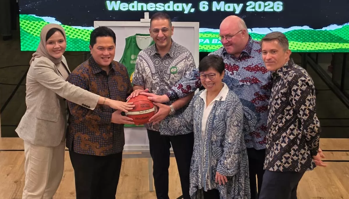 Anggota Dewan FIBA, yang juga Menteri Pemuda dan Olahraga Erick Thohir, tegaskan pentingnya kolaborasi antara pemerintah dan swasta untuk pembinaan cabang olahraga, 6 Mei di Kantor FIBA Indonesia.  (ISTIMEWA)